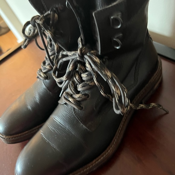 Hugo Boss OG Leather Winter Boots - Picture 2 of 10